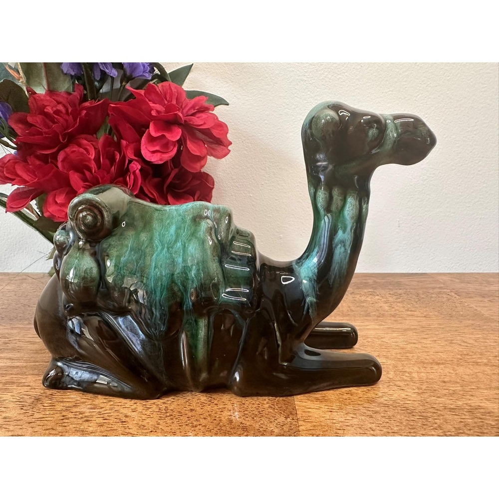 Blue Mountain Pottery Lying Camel Figurine Vintage Canadian Ceramic MCM‎